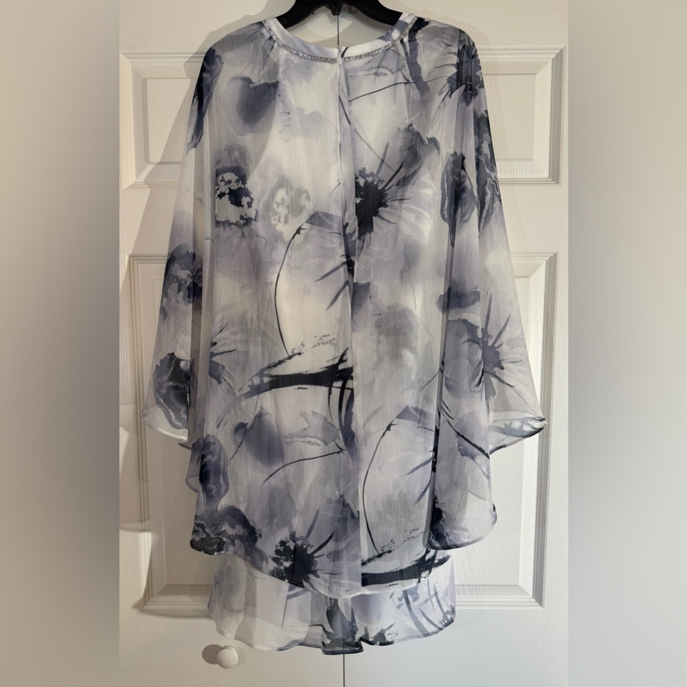 R&M Richards 9239 - Floral Printed Capelet Formal Dress NWT Size 6P - Picture 6 of 6